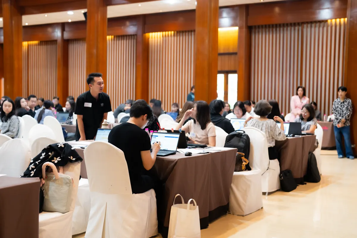 ผู้บริหารซักถามโค้ชเรื่อง CEO Package และอบรมกลุ่ม Public Speaking ช่วงท้ายคลาส