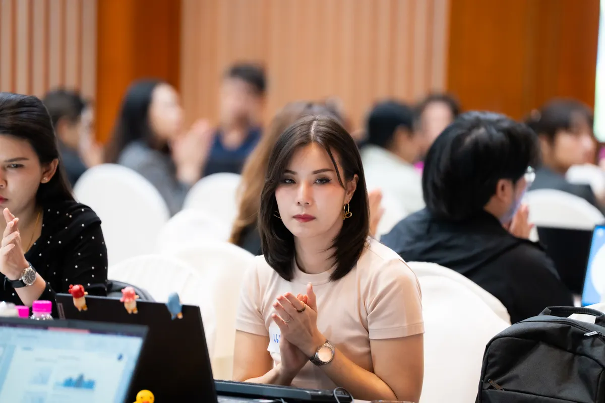 ทีมงานฝึกจัดโครงสร้างรายงานประจำเดือนเป็นกลุ่มย่อยในเวิร์กช็อป Betterpitch