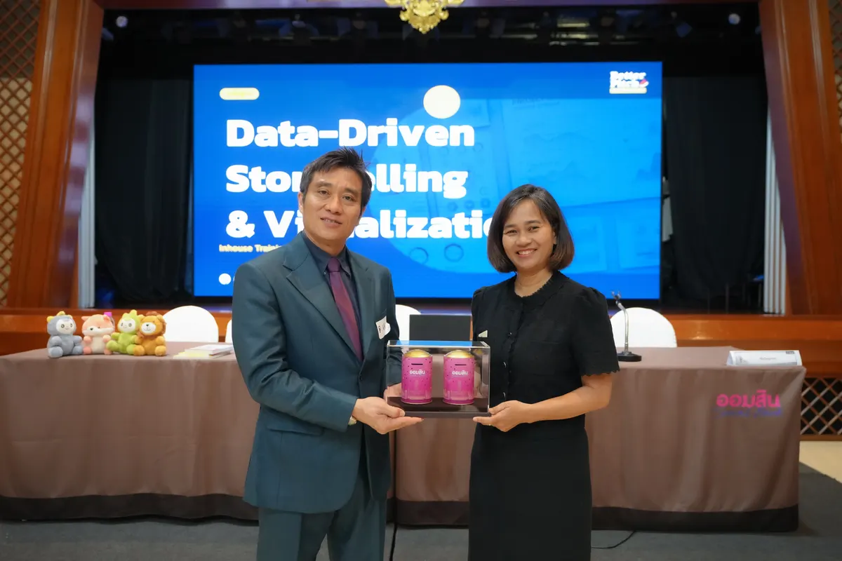 ฝ่าย HR ทบทวนสัญญาจัดอบรมการนำเสนอก่อนอนุมัติงบประจำปี