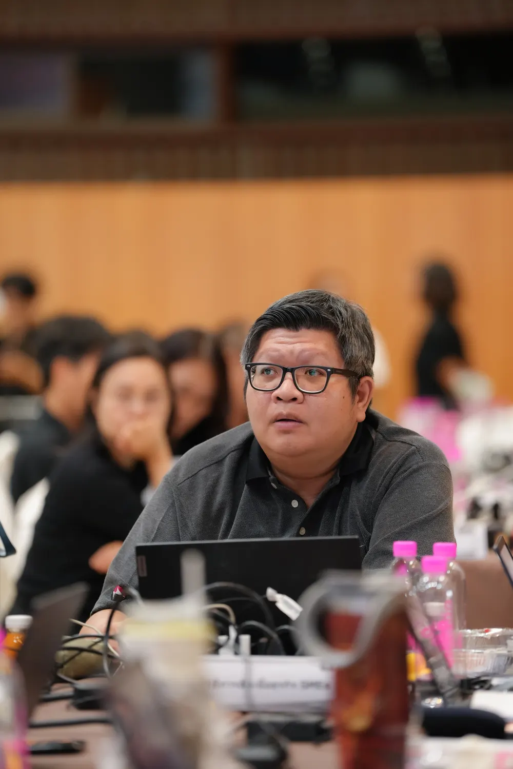 ผู้เรียนฝึกใช้ AI จัดโครงร่างสไลด์และแปลงข้อมูลเป็นกราฟในเวิร์กช็อป