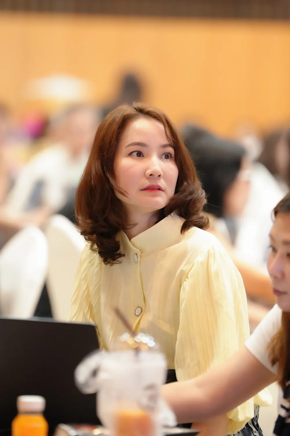 ผู้เรียนซักถามวิทยากร Betterpitch เรื่องการใช้ AI ทำสไลด์นำเสนอ